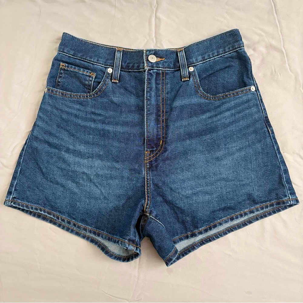 Levi’s Mom High Waisted Denim Blue Shorts